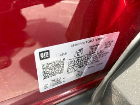 Used 2025 Chevrolet Trax LT w/ LT Convenience Package FWD image 28