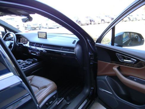 Used 2017 Audi Q7 3.0T Prestige AWD/4WD image 23