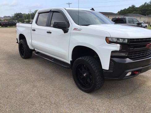 Used 2021 Chevrolet Silverado 1500 LT Trail Boss w/ Convenience Package II AWD/4WD image 9
