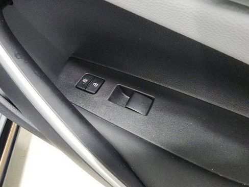 Used 2022 Toyota Corolla SE w/ Carpet Mat Package (TMS) FWD image 39