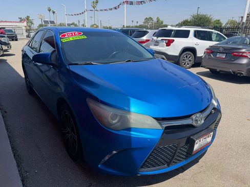 Used 2016 Toyota Camry SE FWD image 3