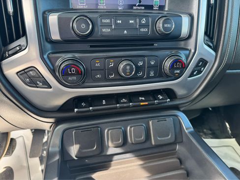 Used 2018 GMC Sierra 1500 SLT w/ SLT Premium Package image 28