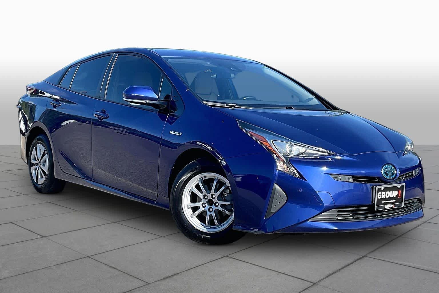 Used 2018 Toyota Prius Three FWD image 3