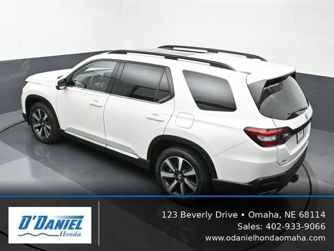 Used 2023 Honda Pilot Touring image 15