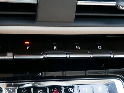 Used 2025 Lincoln Corsair Reserve FWD image 22