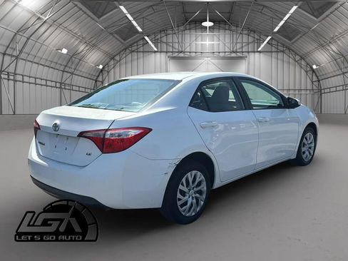 Used 2015 Toyota Corolla LE FWD image 7