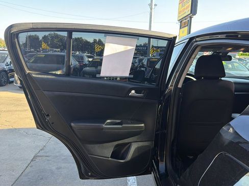 Used 2020 Kia Sportage LX FWD image 31