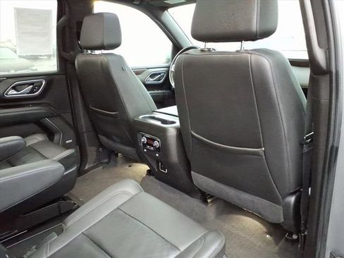 Used 2021 Chevrolet Suburban LT image 23