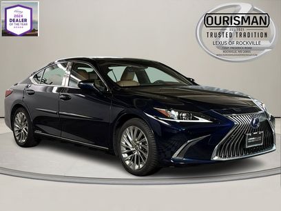 Used 2019 Lexus ES 300h w/ Luxury Package