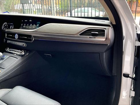 Used 2021 Genesis G90 3.3T Premium image 18