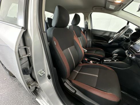 Used 2025 Nissan Versa SR image 31