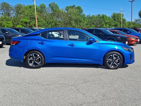 Used 2024 Nissan Sentra SV FWD image 7