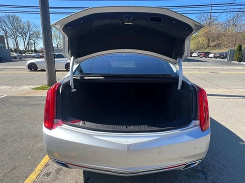 Used 2017 Cadillac XTS Luxury image 9