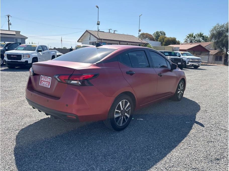 Used 2024 Nissan Versa SV FWD image 5