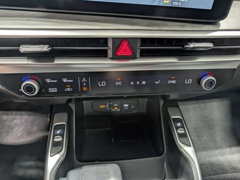 Certified 2025 Kia Sorento X-Line EX AWD/4WD image 34