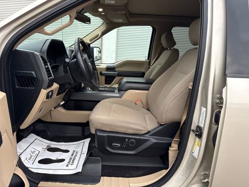 Used 2017 Ford F150 XLT w/ Equipment Group 302A Luxury image 9