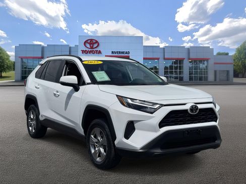 Certified 2025 Toyota RAV4 XLE AWD/4WD image 2