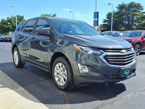 Certified 2021 Chevrolet Equinox LS w/ LS Convenience Package AWD/4WD image 3