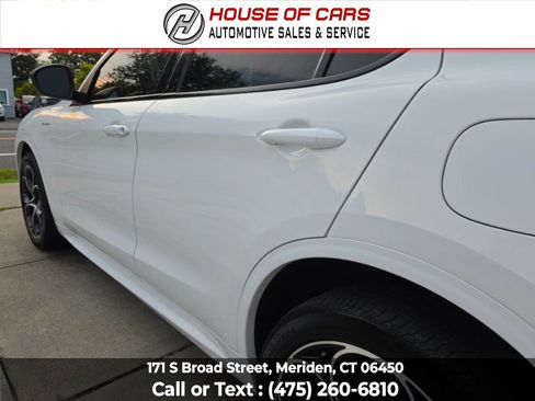 Used 2022 Alfa Romeo Stelvio Veloce AWD/4WD image 17