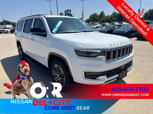 Used 2024 Jeep Wagoneer L Series II w/ Flexible Seating Group AWD/4WD image 7