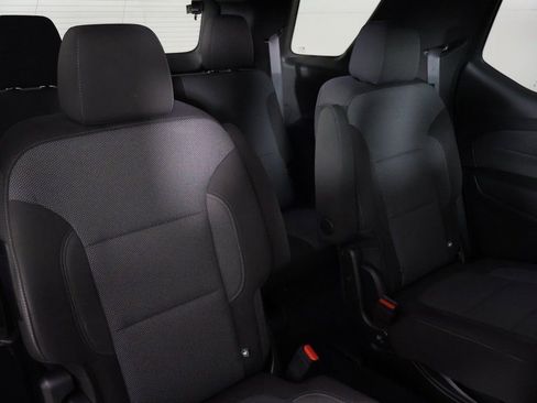 Used 2023 Chevrolet Traverse LT FWD image 35