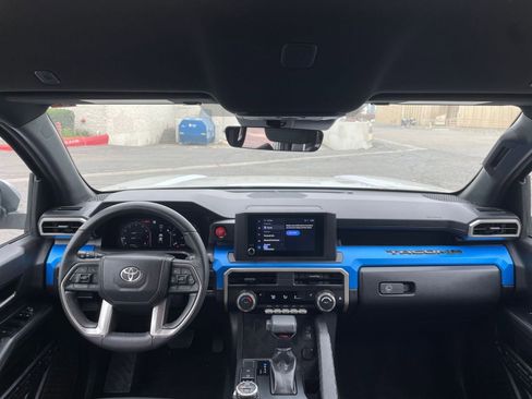 Used 2025 Toyota Tacoma TRD Off-Road image 33