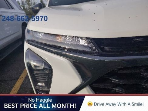 Used 2024 Chevrolet Trax RS w/ Driver Confidence Package FWD image 9