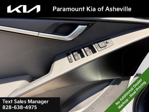 New 2026 Kia Niro LX FWD image 21