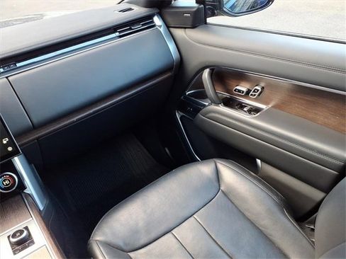 Used 2023 Land Rover Range Rover SE image 17