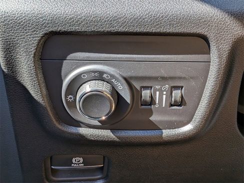 Used 2024 Jeep Grand Cherokee L Laredo image 13