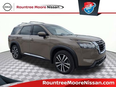 Used 2024 Nissan Pathfinder Platinum w/ Cargo Package