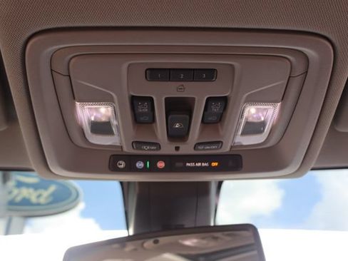 Used 2019 GMC Sierra 1500 SLT w/ SLT Premium Plus Package AWD/4WD image 25