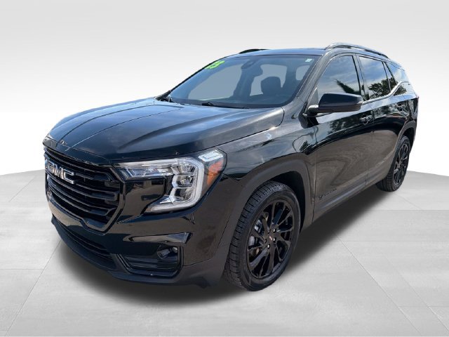 Used 2023 GMC Terrain SLT w/ Infotainment Package II FWD image 3