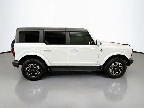Used 2025 Ford Bronco Outer Banks AWD/4WD image 8