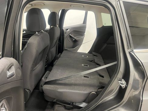 Used 2017 Ford Escape SE w/ Equipment Group 201A FWD image 33