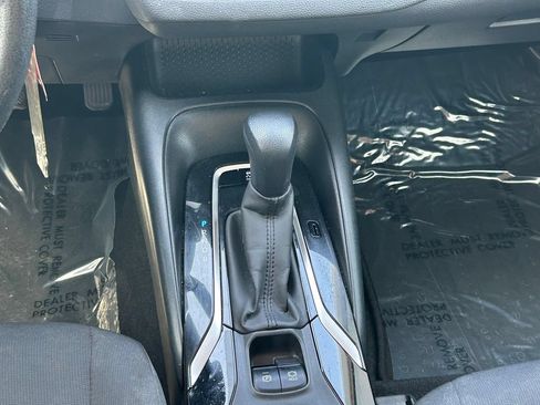 Used 2020 Toyota Corolla LE FWD image 19
