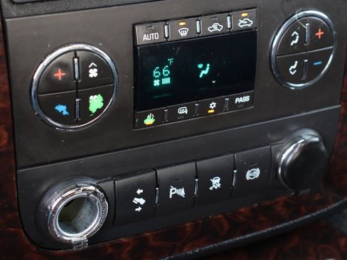 Used 2011 GMC Sierra 2500 Denali image 30