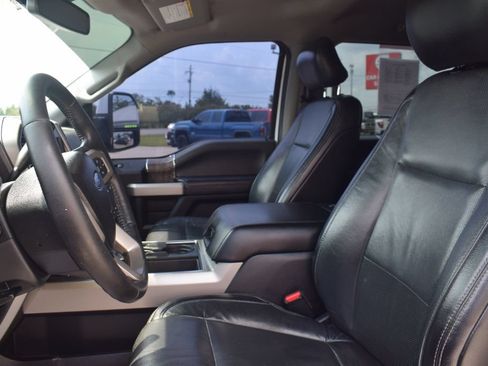 Used 2017 Ford F250 Lariat w/ FX4 Off-Road Package AWD/4WD image 8