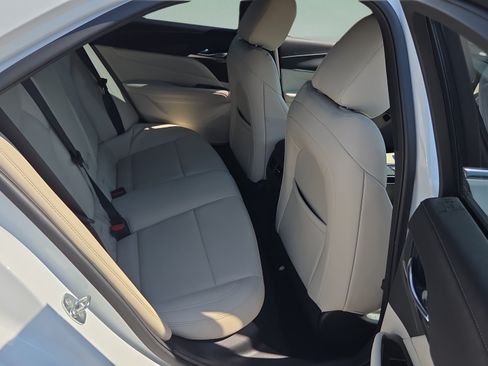 Used 2025 Cadillac CT4 Luxury RWD image 18