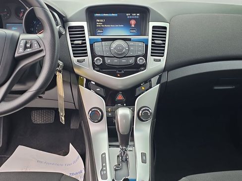 Used 2015 Chevrolet Cruze LT image 40