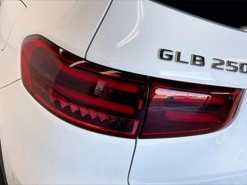 New 2026 Mercedes-Benz GLB 250 image 14