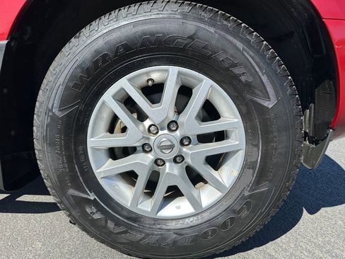 Used 2019 Nissan Frontier SV image 11