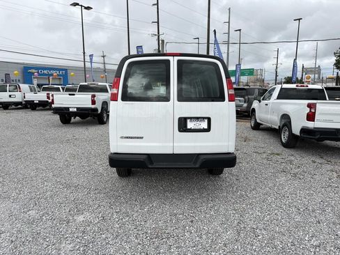 New 2026 Chevrolet Express 2500 Extended w/ Driver Convenience Package RWD image 7