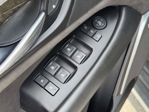 Used 2019 Cadillac Escalade Platinum image 15