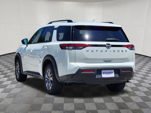 Certified 2025 Nissan Pathfinder SV image 4