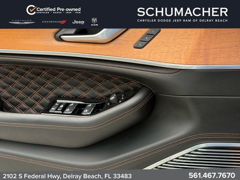 Used 2023 Jeep Grand Cherokee L Summit AWD/4WD image 32