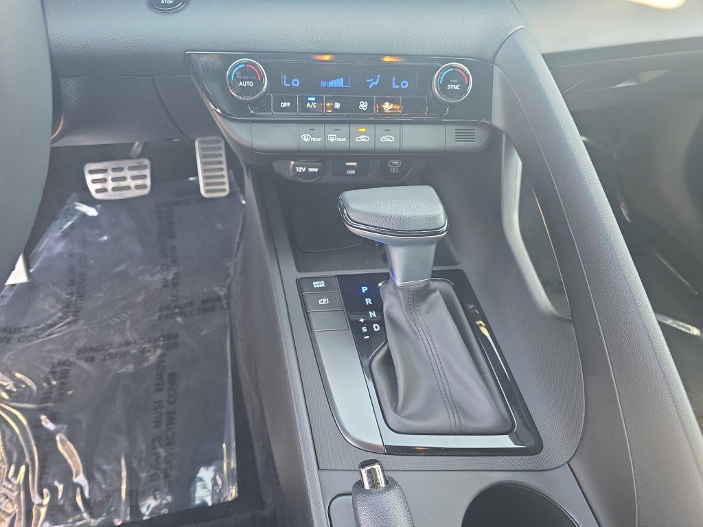 Used 2025 Hyundai Elantra Sport w/ Cargo Package FWD image 17