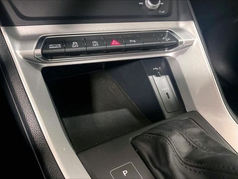 Used 2025 Audi Q3 2.0T Premium image 28