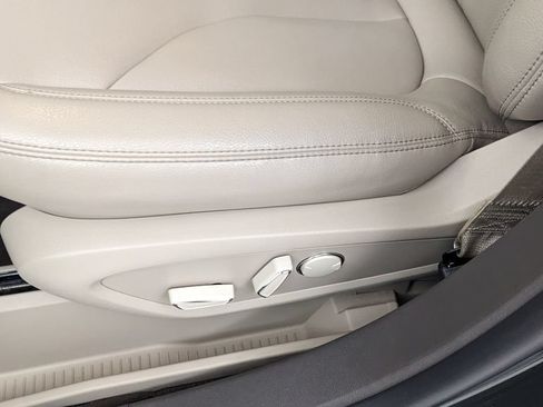 Used 2023 Lincoln Nautilus FWD w/ Premium Package image 26