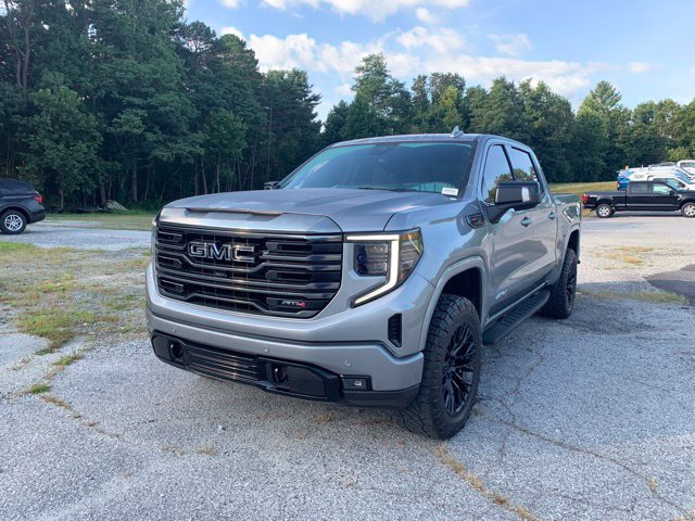 Used 2024 GMC Sierra 1500 AT4 w/ Technology Package AWD/4WD image 4